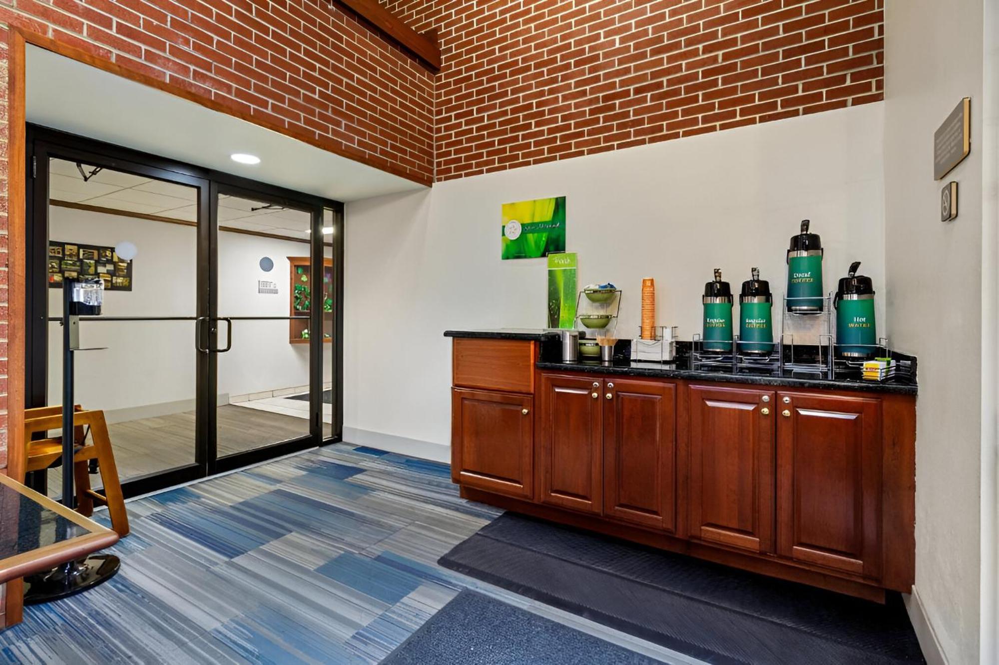 Hotel Quality & Altoona